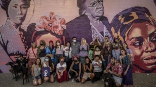 Vox denuncia que el muro que vandalizó en Ciudad Lineal ha amanecido vandalizado por feministas