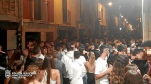 Vecinos y hosteleros del Casco Viejo de Pamplona, indignados con la violencia desatada en los botellones del pasado jueves
