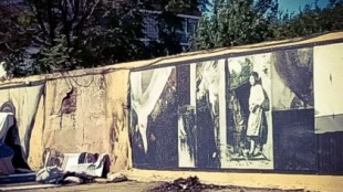Amanece quemado en Madrid el mural homenaje a Robert Capa, fotoperiodista de la Guerra Civil
