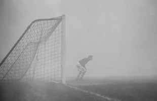Sam Bartram, el portero que se pasó 15 minutos en su portería sin enterarse de que el partido se había suspendido por la niebla