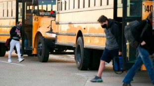 Tras la muerte de dos profesores por Covid-19 en una semana, un distrito escolar de Texas impone la mascarilla obligatoria (eng)