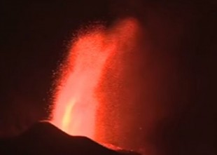 Una nueva boca eruptiva obliga a evacuar a vecinos de Tacande