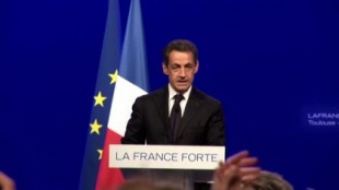 Sarkozy, condenado a un año con brazalete electrónico por financiación ilegal