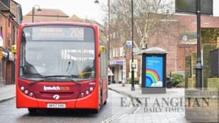 [UK] Se cancelan rutas de autobús porque los conductores se van a trabajar en camiones y en el reparto domiciliario. [Eng]