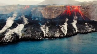 Las autoridades llaman a la calma ante una posible ruptura del delta formado por la lava en La Palma