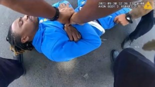 Video de la cámara corporal muestra a agentes de policía de Dayton, Ohio, arrastrando a un hombre negro parapléjico fuera de su coche durante un control de tránsito