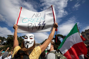 Manifestación multitudinaria en Roma para decir "nunca más fascismo"