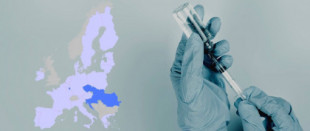 La tercera dosis de la vacuna contra la COVID-19 en la Unión Europea: quién lo ha aprobado y cómo se administra en cada país