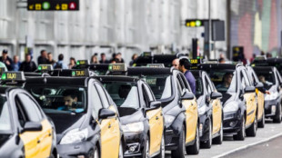 Paliza grupal a un taxista de Barcelona para robarle