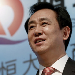 China insta al fundador de Evergrande a utilizar su propia fortuna para pagar la deuda de la compañía