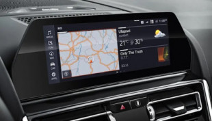 BMW comienza a retirar las pantallas táctiles de sus vehículos por la falta de chips