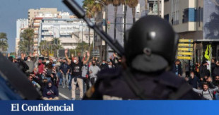 Yolanda Díaz pide explicaciones a Moncloa por la 'tanqueta' de la Policía en Cádiz