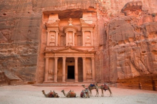 Los nabateos, la misteriosa civilización de comerciantes nómadas que construyó Petra