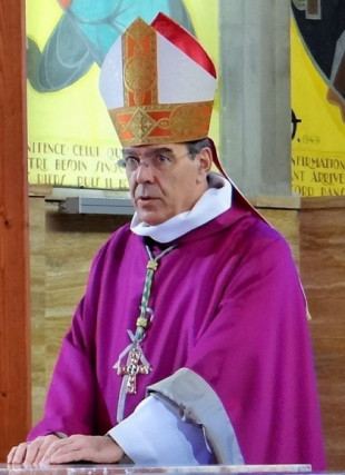 El arzobispo de París pone su cargo a disposición del Papa tras confirmar "una relación ambigua" con una mujer