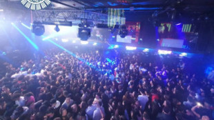 Denunciada una discoteca de Madrid con 500 personas en la pista sin mascarilla y menores fumando cachimba