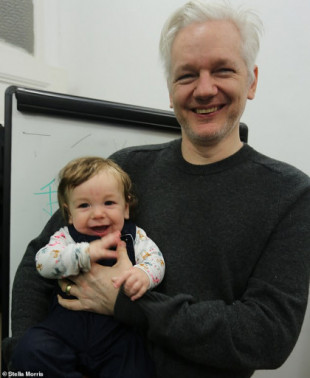 Julian Assange ha sufrido un derrame cerebral en la prisión de Belmarsh [ENG]