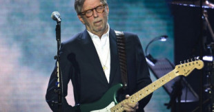 Eric Clapton ganó una demanda contra mujer que intentó vender un CD pirata de uno de sus viejos conciertos en vivo
