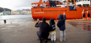 El 'Hespérides' zarpa hacia la Antártida en 'modo burbuja'