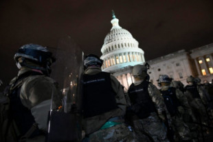 El Pentágono restringió a la Guardia Nacional el 6 de enero por preocupación de que Trump invocara la Ley de Insurrección. (Eng)