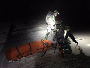 La Guardia Civil rescata a cinco miembros de una familia británica que subieron a Sierra Nevada sin equipación