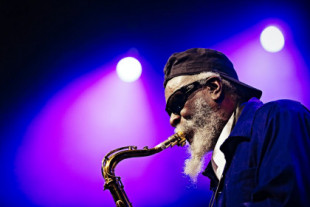 Cómo un veterano del jazz de 81 años firmó el disco más laureado de 2021