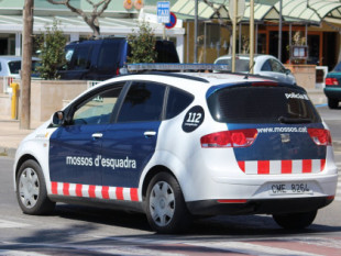 Los Mossos buscan a un hombre por rociar con aerosol a un menor no acompañado y prenderle fuego en Lleida