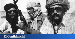 El hombre que guarda la memoria de España en 70.000 fotos: "No quiero que acaben en el Rastro"