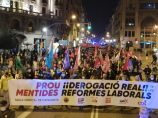 Protesta multitudinaria en Barcelona por la derogación inmediata y real de la reforma laboral