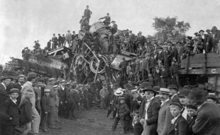 Cuando uno de los espectáculos favoritos del público de EEUU era asistir en directo a la colisión de locomotoras de tren