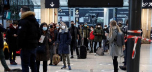 La policía abate a un hombre armado en una estación de París