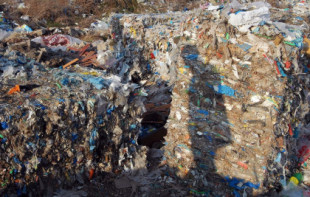 Sri Lanka devuelve más de 260 contenedores de basura ilegal al Reino Unido