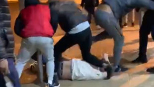 Vídeo: La brutal paliza a un joven en un pub de Almería