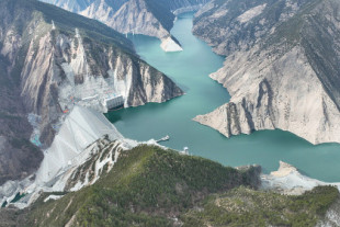 China estrena una megacentral hidroeléctrica de récord