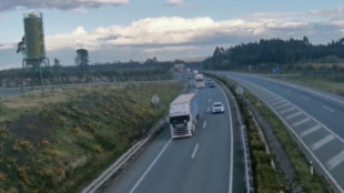 La Guardia Civil escolta 18 camiones de Estrella Galicia