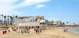 Cádiz aprueba que todas sus playas sean nudistas