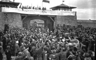La ARMH pide que cuelguen del Congreso la pancarta de los republicanos españoles liberados en Mauthausen