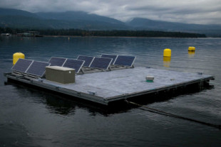 El Gobierno autoriza la producción de energía fotovoltaica en instalaciones flotantes