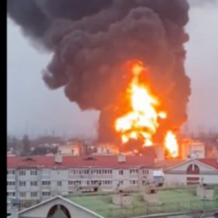 Rusia acusa a Ucrania de bombardear un depósito de combustible en la ciudad rusa de Bélgorod