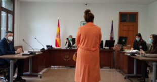 Condenada en Mallorca por agredir a su hija de 13 años al verle con la bandera arcoíris en una foto en Instagram