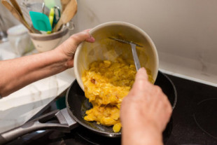 El truco para evitar que la tortilla de patata se pegue a la sartén