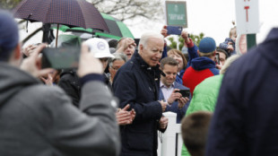 Un conejo de Pascua interrumpe a Biden cuando se disponía a hablar sobre Afganistán en la Casa Blanca