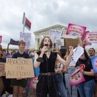 La ilegalización del aborto, la última bomba arrojada contra la democracia americana: Hacia una teocracia cristiana ultraconservadora blanca