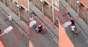Turistas ebrios dejan inconsciente a un guardia urbano de una patada en la cabeza