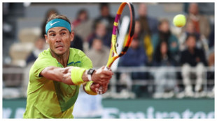 Rafa Nadal le quita la corona a Djokovic y pasa por decimoquinta vez a semifinales de Roland Garros