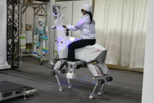 Kawasaki desarrolla una cabra robótica que los humanos pueden montar