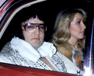 Los últimos días de Elvis: cómo la soledad y las drogas cambiaron el rostro del Rey del Rock