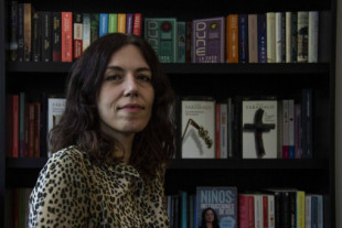 Marta Peirano: "Para que exista el futuro devastador de los ricos el nuestro debe desaparecer"