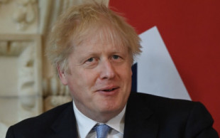 Logran que Boris Johnson dimita prometiéndole una fiesta de despedida inolvidable