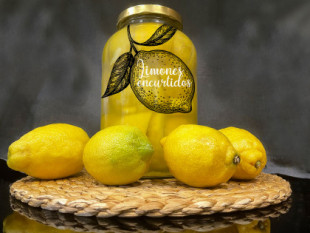 Limones encurtidos, el cítrico en conserva del mundo árabe