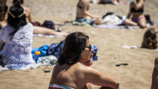 Aprobada la prohibición de fumar en todas las playas de Barcelona